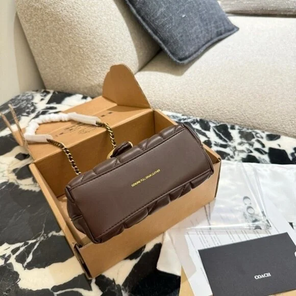 NWT ✅ COACH Tabby Top Handle Bag with Quilting MAPLE / BRASS ⭐ NWT - Picture 4 of 8